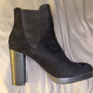 Wild Diva! Brand new size 9! Black!